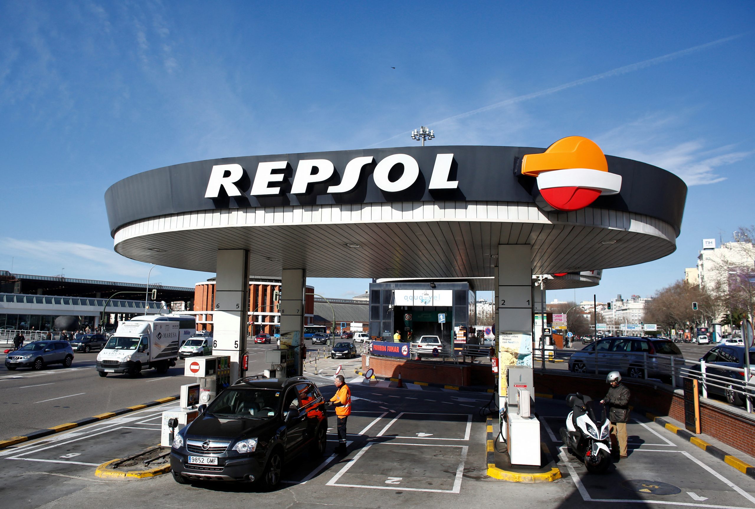 محطة وقود تابعة لشركة ريبسول الإسبانية 