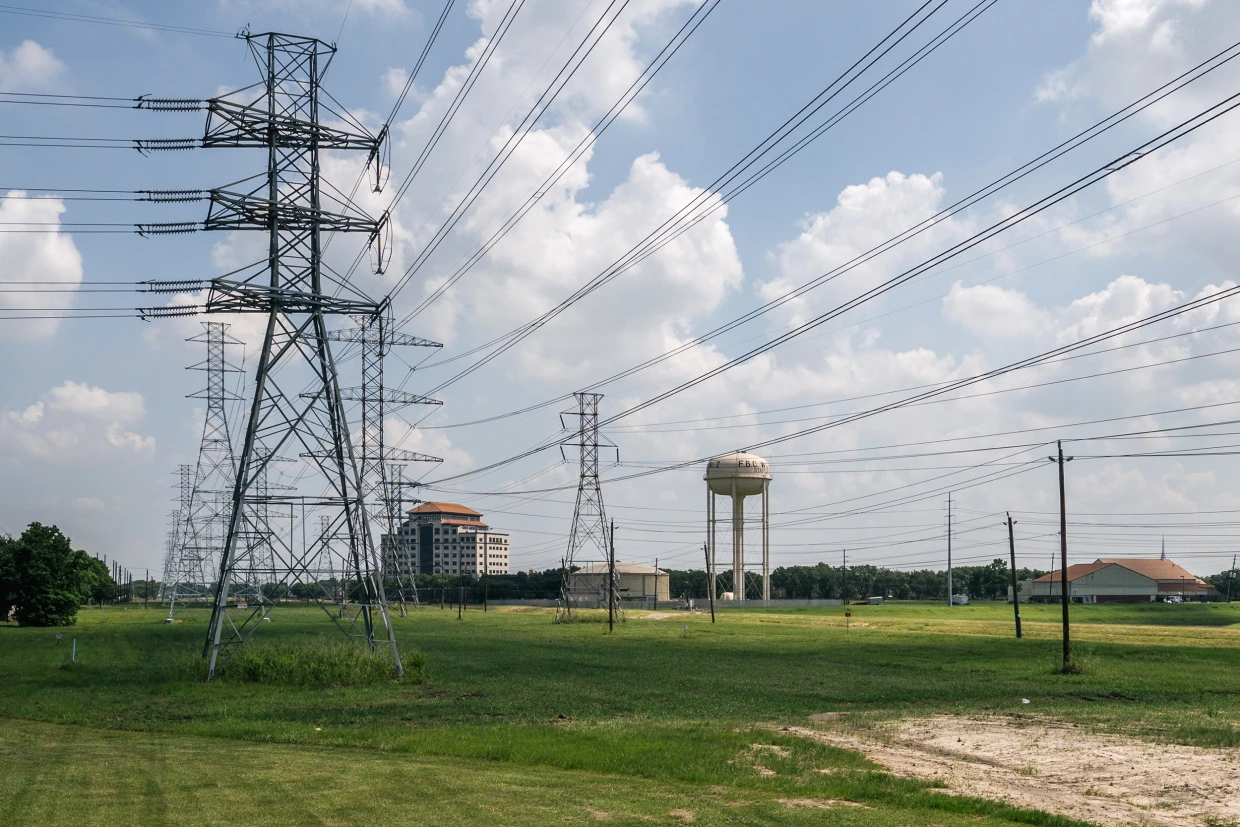 خطوط تشهد زيادة الطلب على الكهرباء في ولاية تكساس