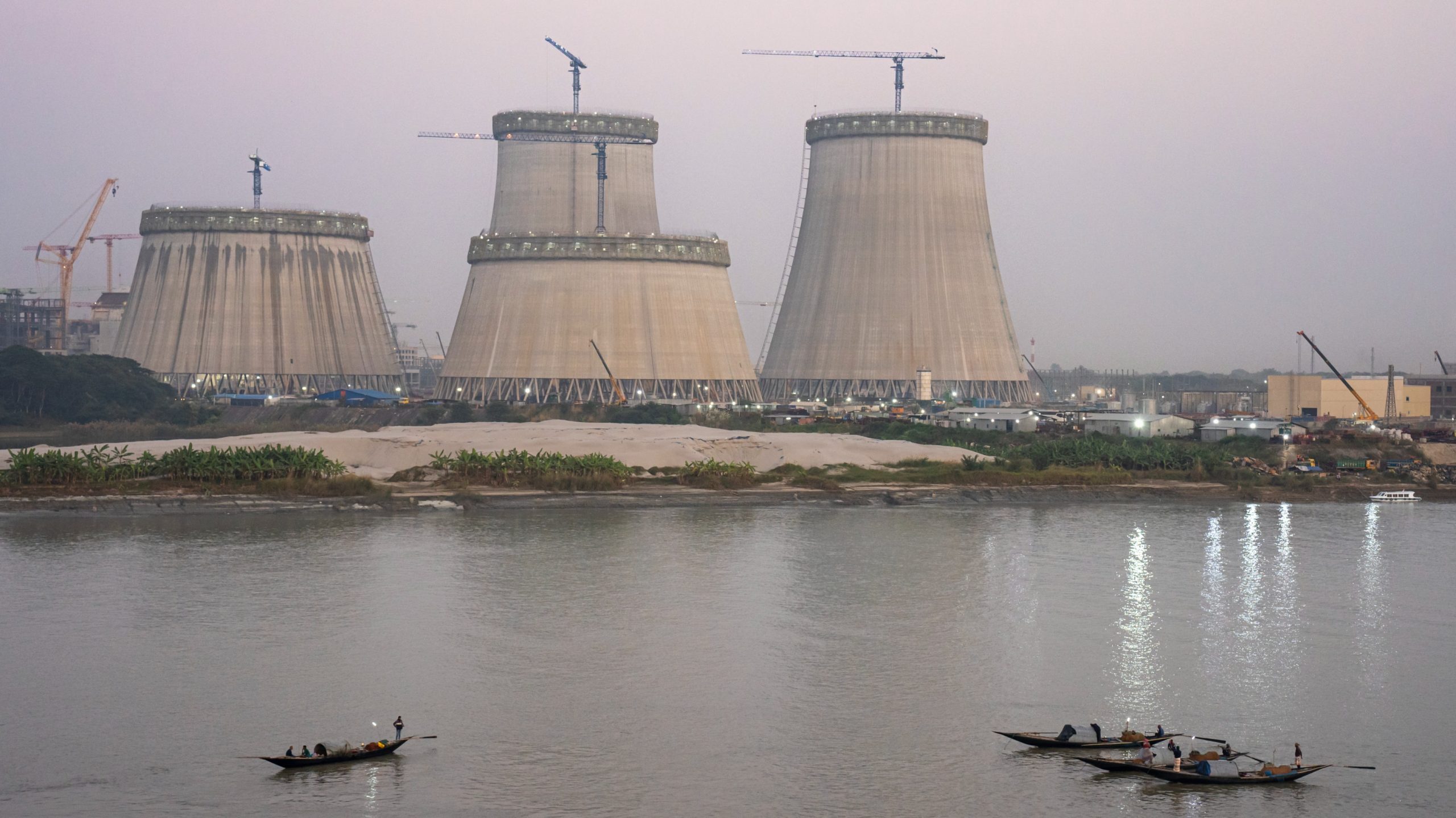 جانب من عمليات بناء محطة روبور النووية في بنغلاديش