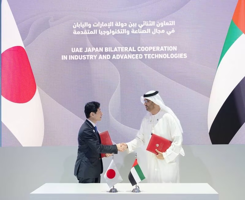 من مراسم توقيع مذكرات تفاهم في الطاقة الخضراء بين الإمارات واليابان