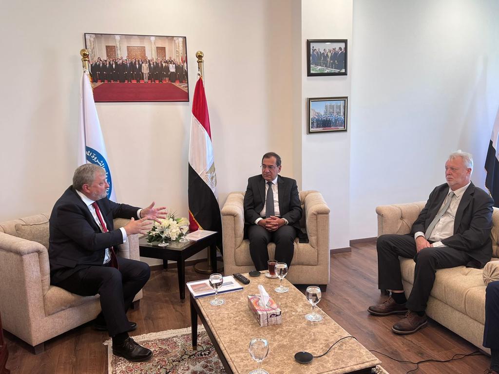 جانب من لقاء وزير البترول المصري مع رئيس شركة ترانس غلوب