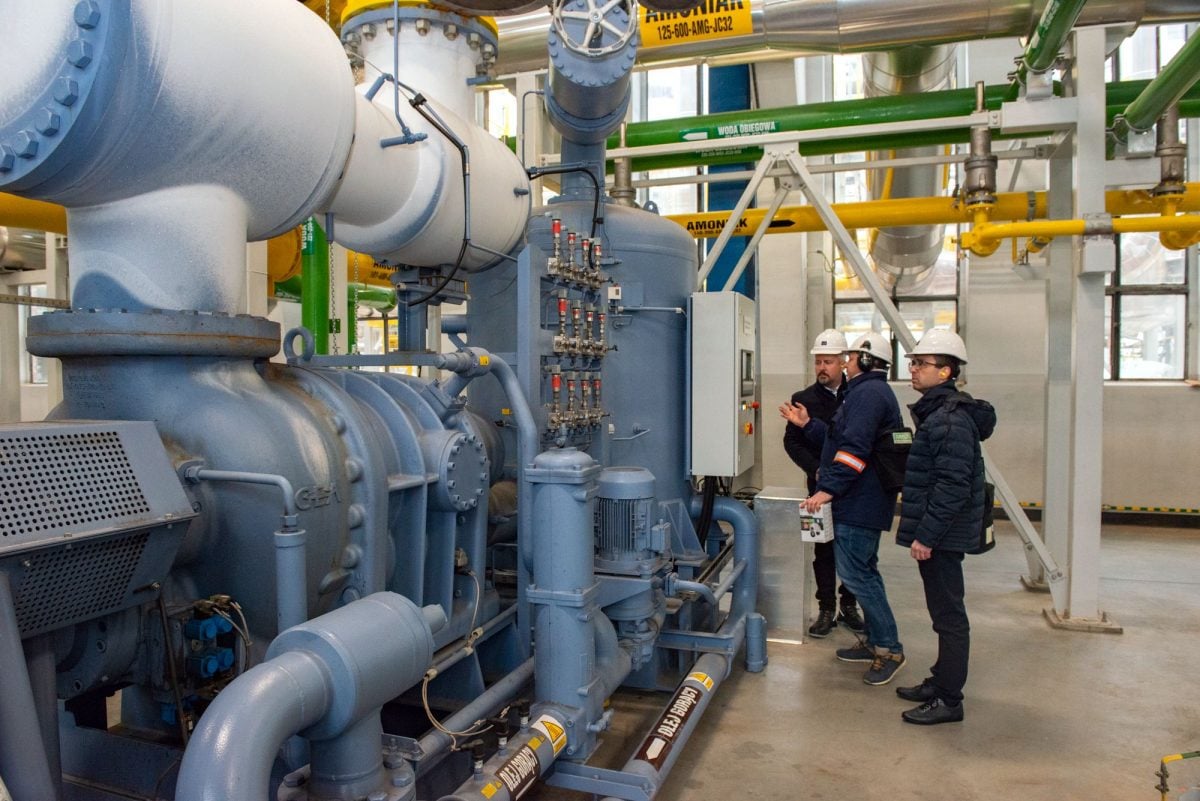 مصنع لإنتاج الغاز المصنع في بولندا