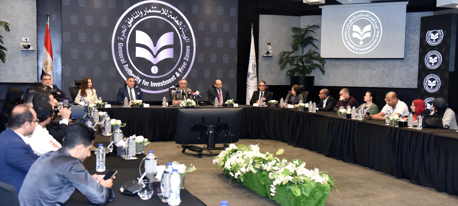 الرئيس التنفيذي لهيئة الاستثمار المصرية حسام هيبة خلال المؤتمر الصحفي عن الهيدروجين الأخضر