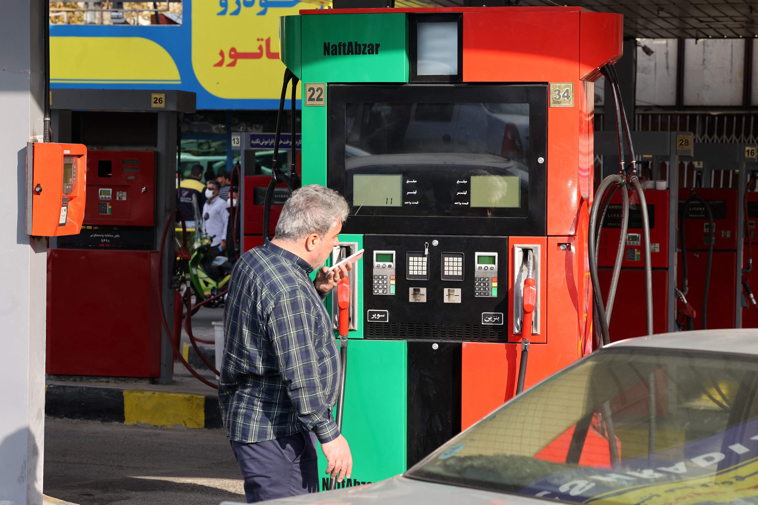 محطة تزود بالوقود في إيران 