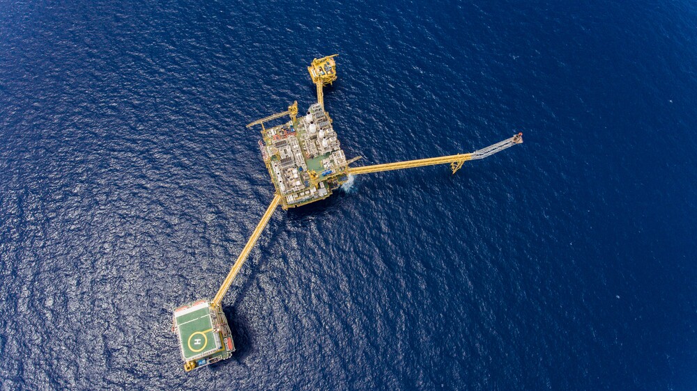 إحدى منصات التنقيب البحري عن النفط والغاز