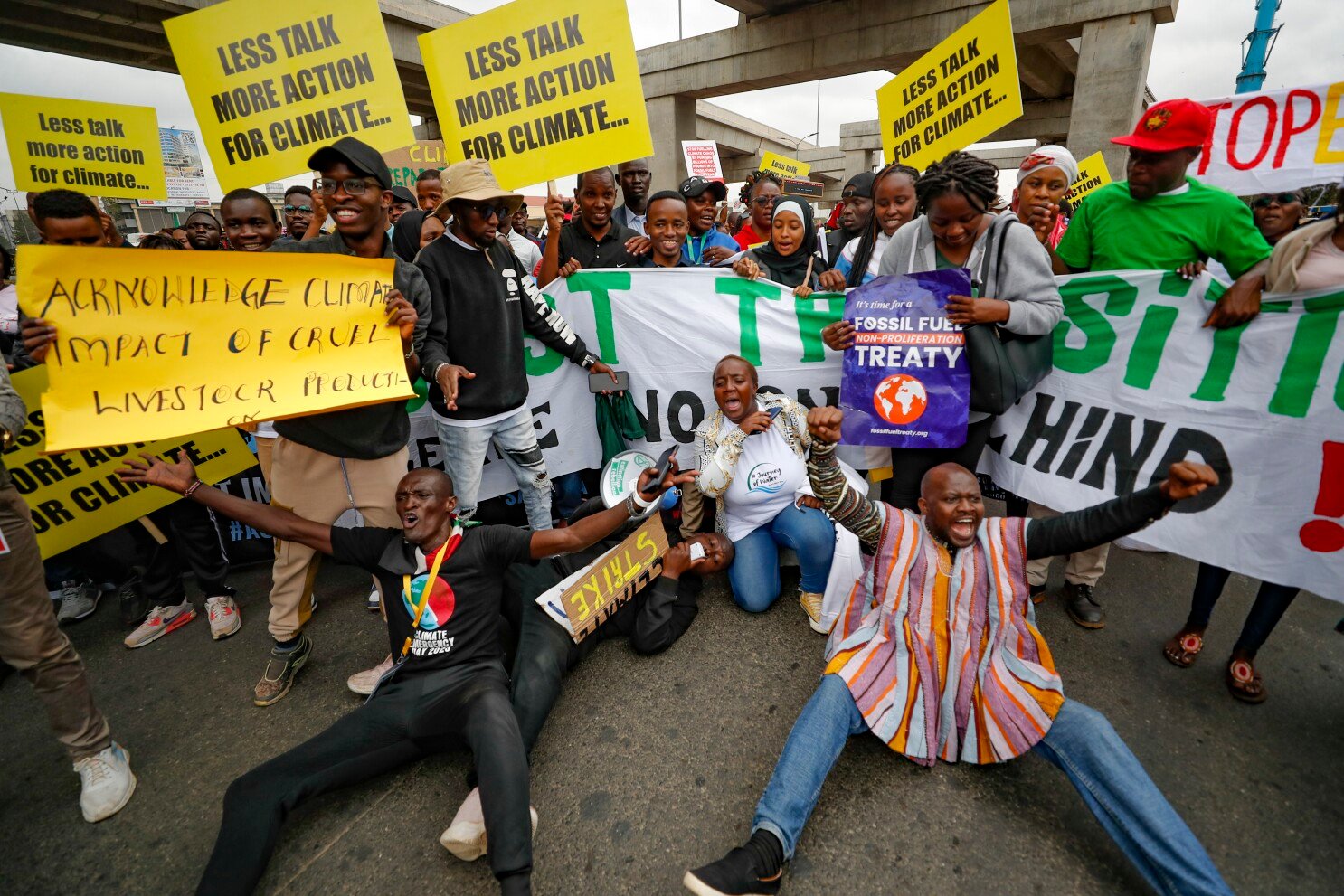 احتجاجات على هامش قمة المناخ الأفريقية