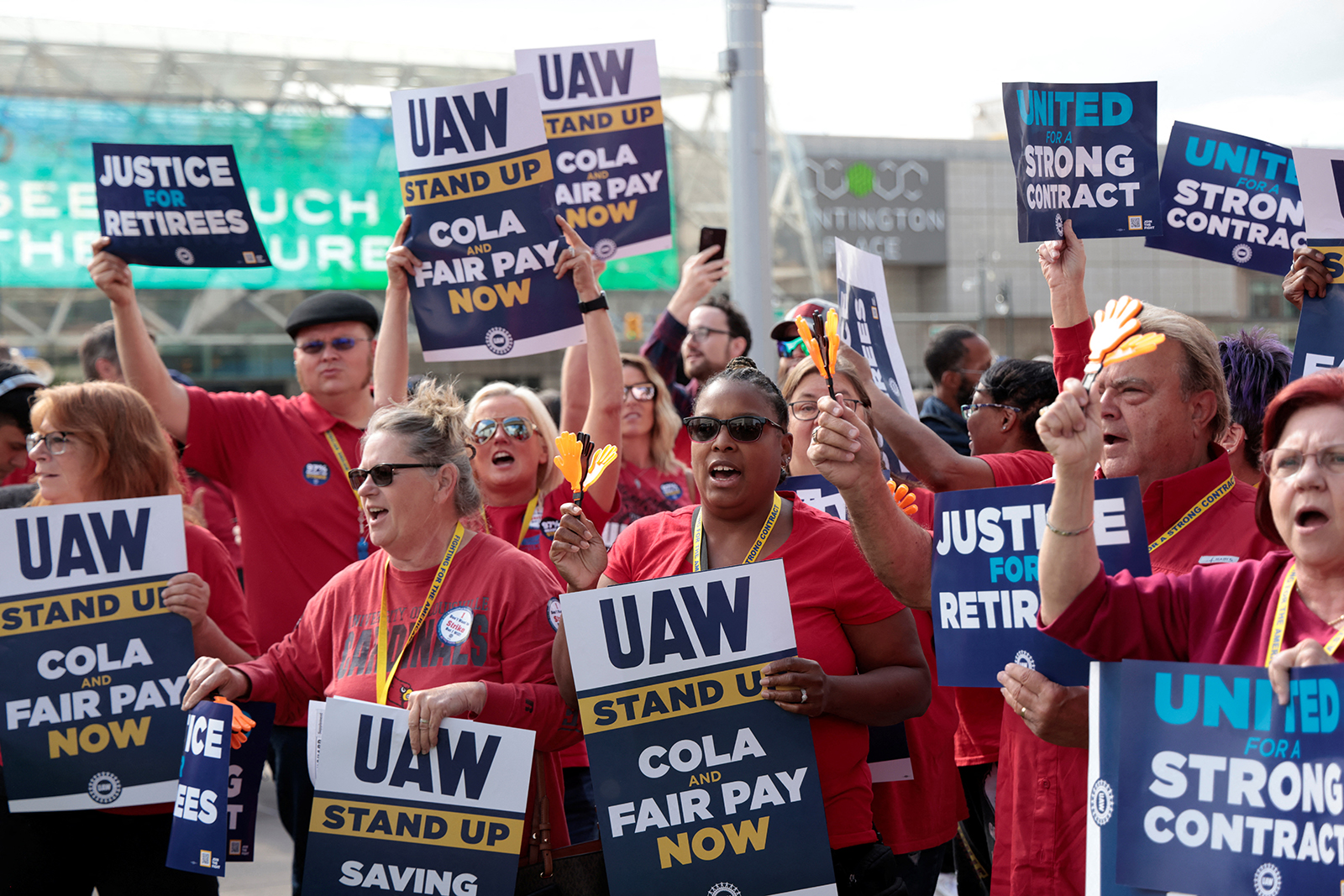 إضراب العاملين بنقابة عمال السيارات المتحدة في أميركا 