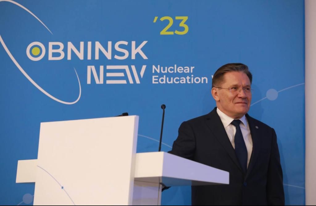 المدير العام لمؤسسة روساتوم الحكومية ألكسي ليخاتشيف في منتدى الشباب الدولي للطاقة النووية