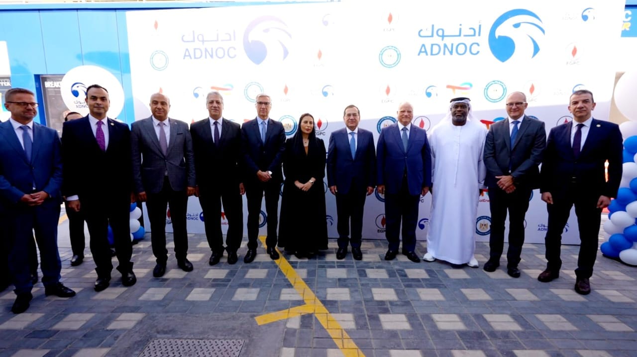 جانب من افتتاح أول محطة وقود تابعة لأدنوك الإماراتية في مصر