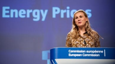Photo of مسؤولة: أمن الطاقة في أوروبا لن يحدث دون تطوير شبكات الكهرباء