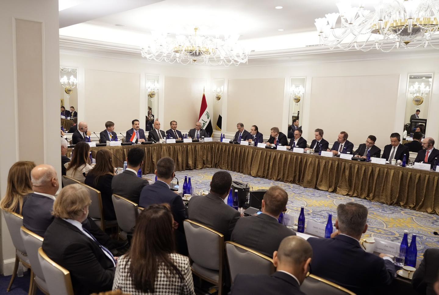 جانب من لقاء رئيس الوزراء العراقي أعضاء غرفة التجارة الأميركية
