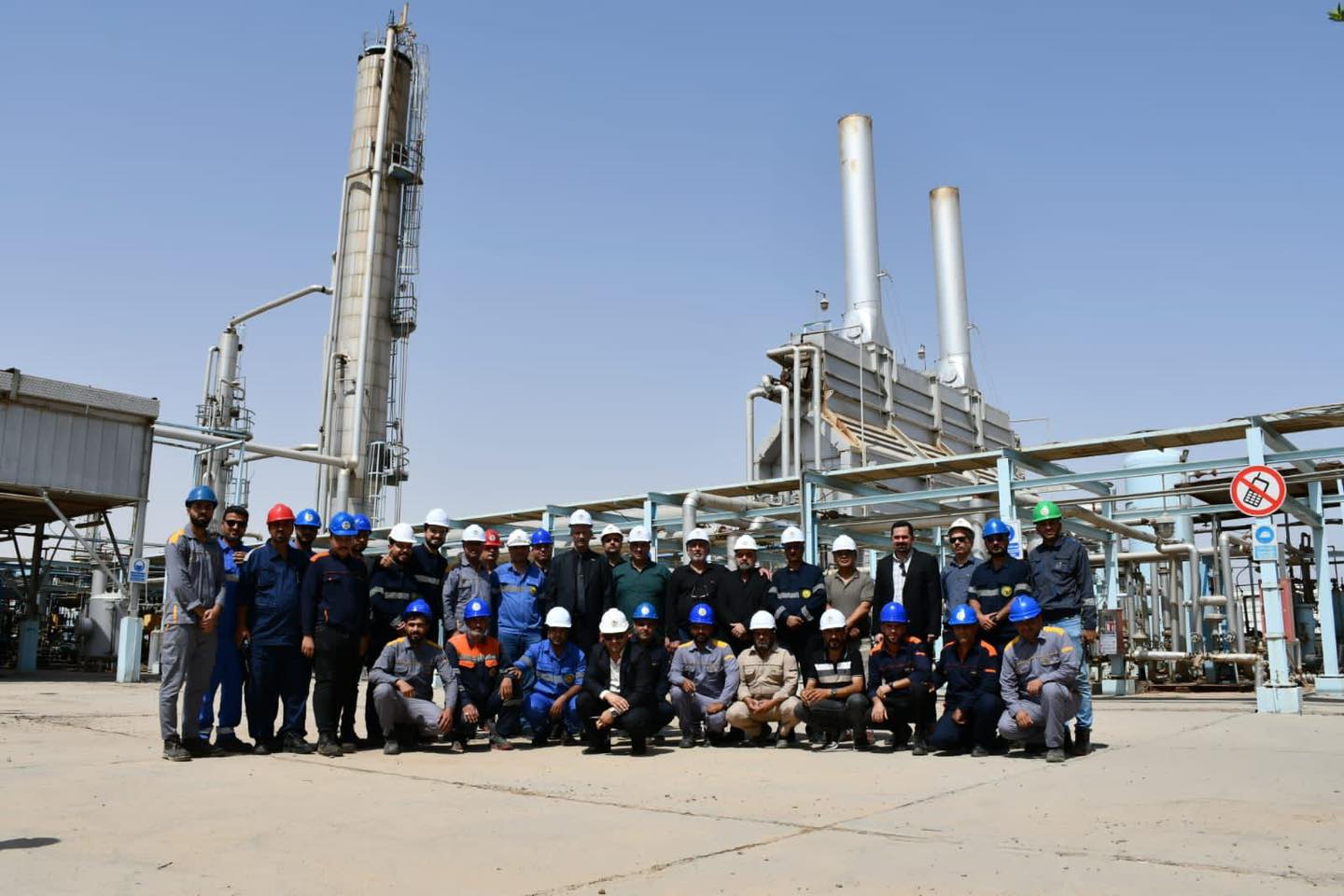 جانب من زيارة وزير النفط العراقي إلى مصفاة النجف