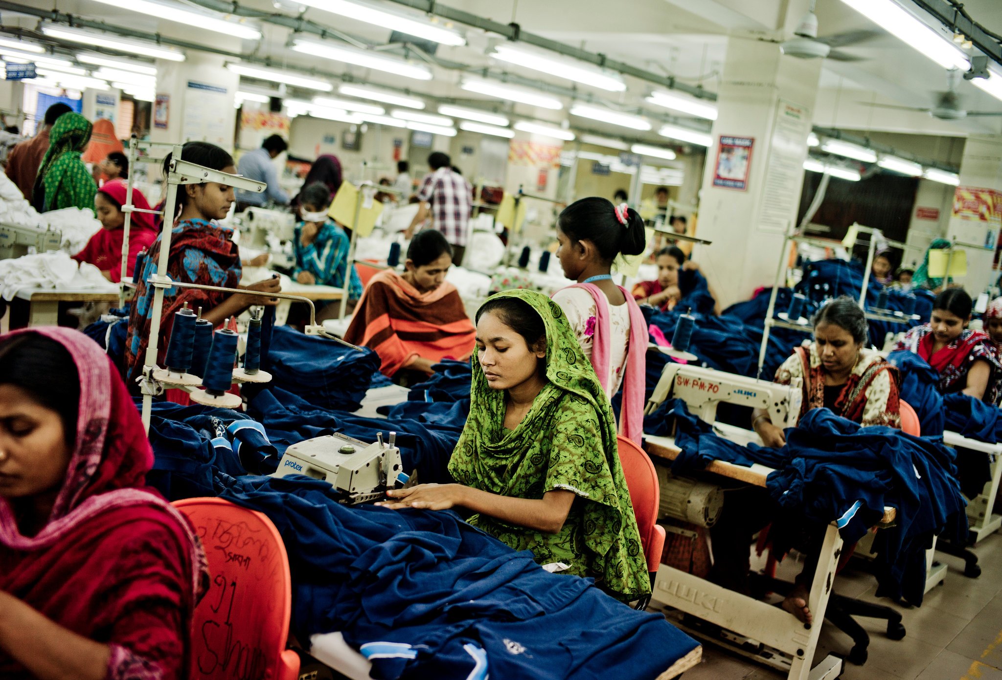 الغاز في بنغلاديش ومصنع ملابس في بنغلاديش