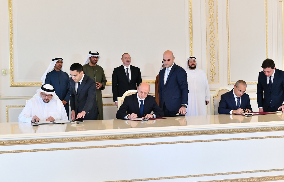 جانب من توقيع اتفاقيات مصدر الإماراتية في أذربيجان