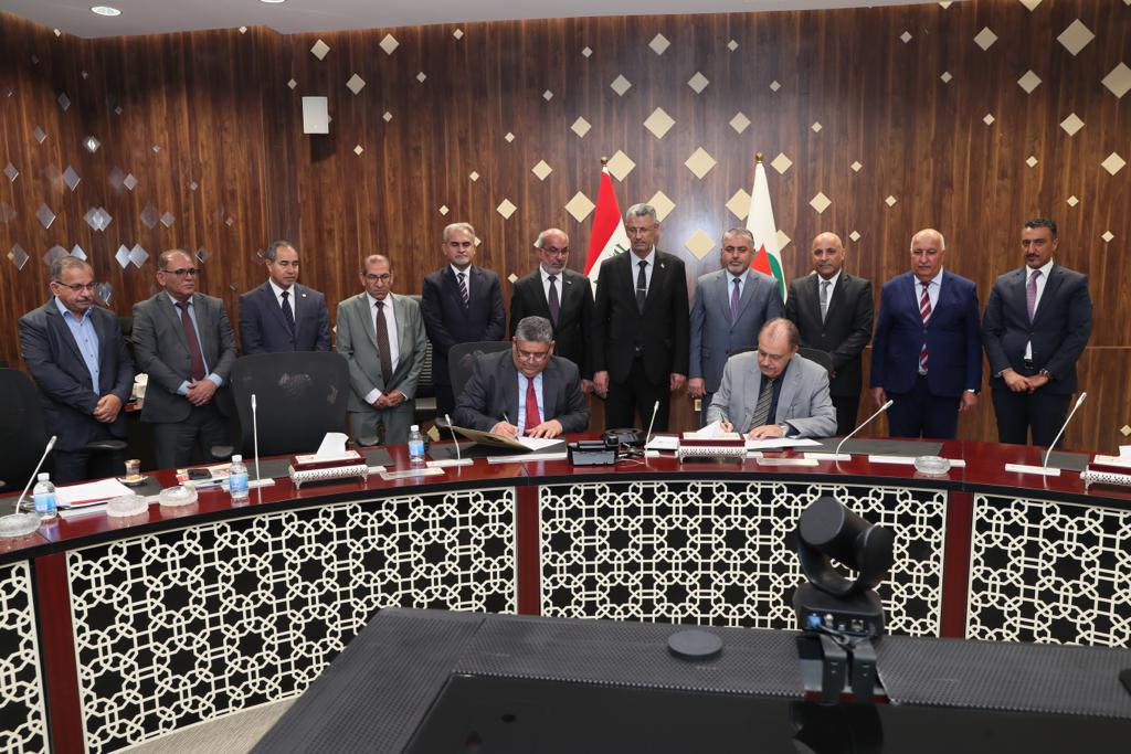 جانب من توقيع اتفاق تفعيل عقود استغلال حقول الغاز العراقي