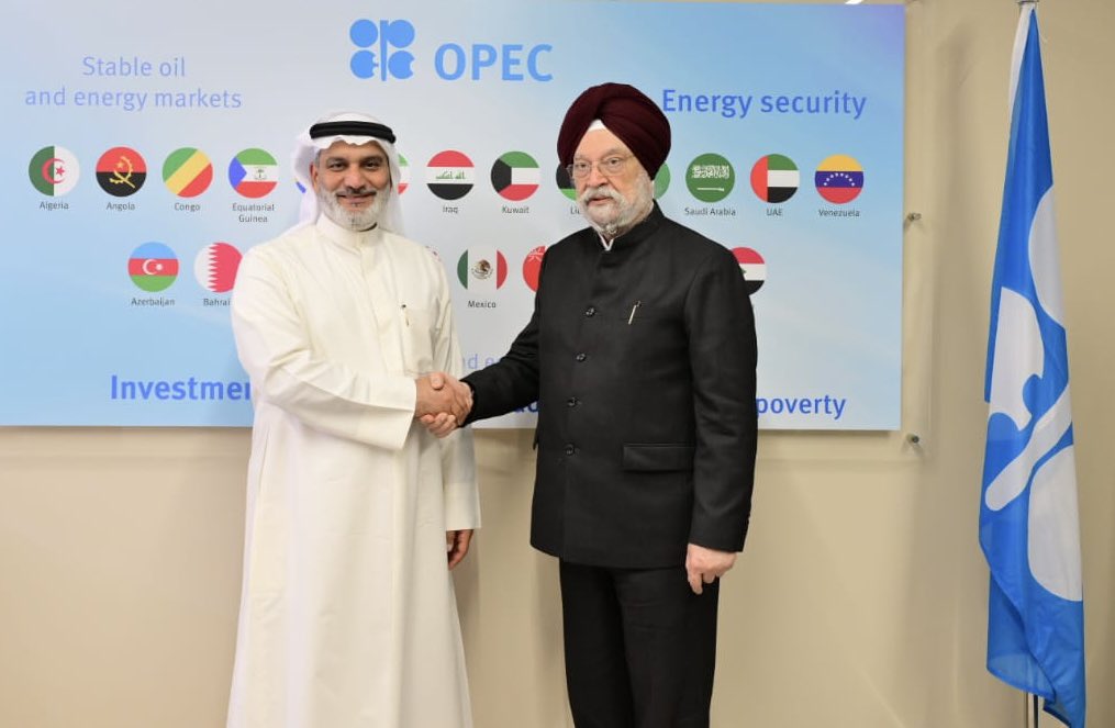 وزير النفط الهندي مع أمين عام أوبك