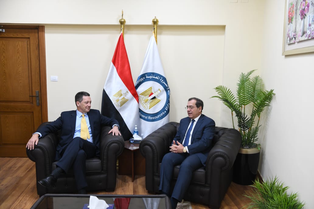 لقاء وزير البترول المصري ونائب رئيس إكسون موبيل 