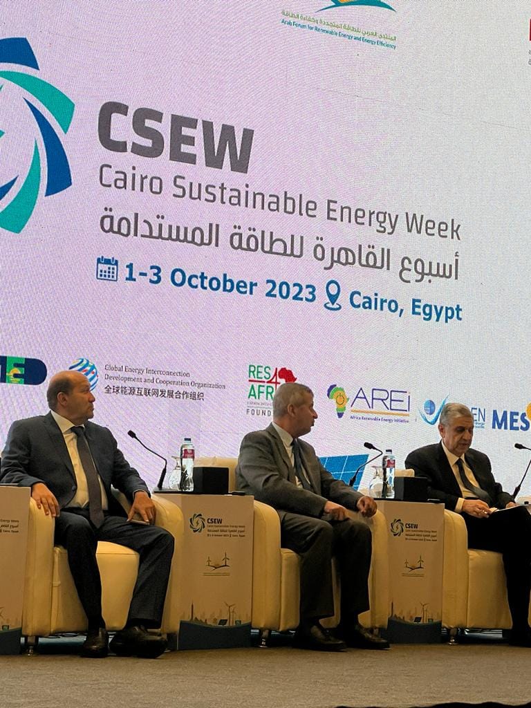 جانب من مشاركة وزير الطاقة الأردني في المنتدى العربي الخامس للطاقة المتجددة وكفاءة الطاقة 