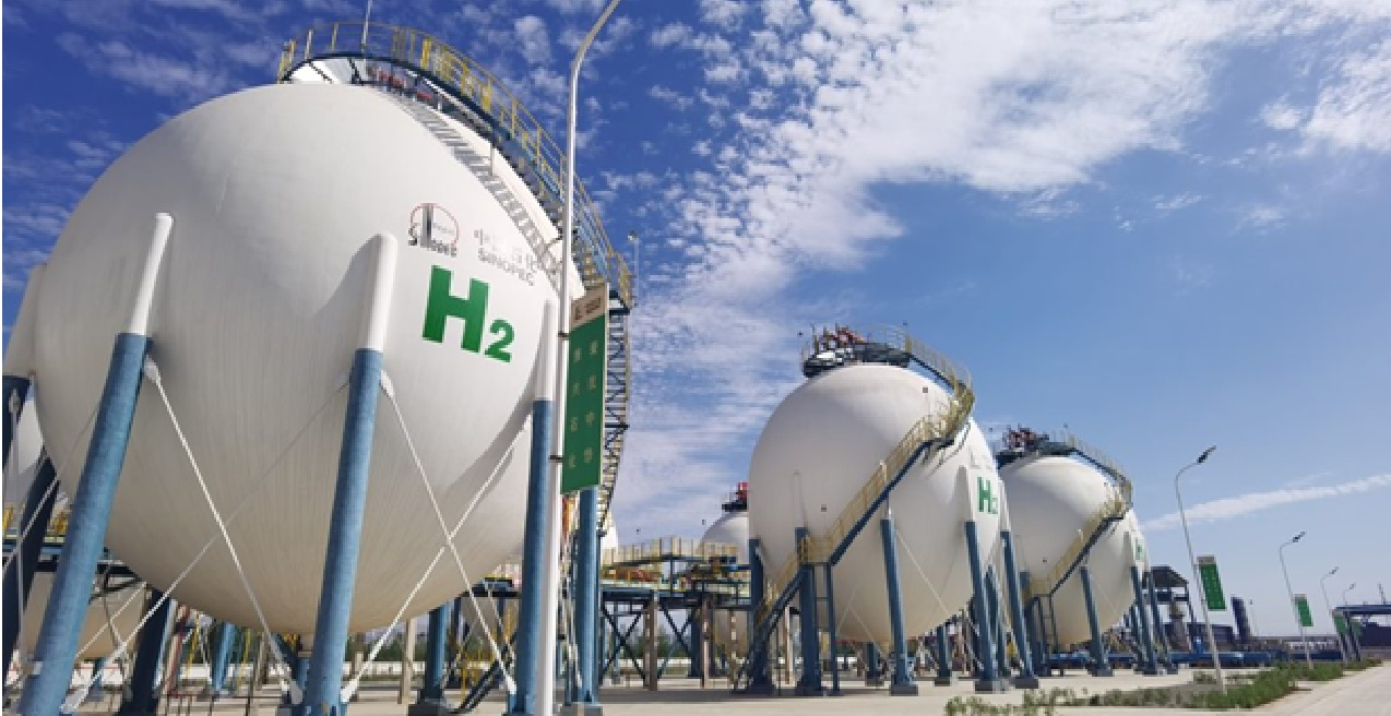 صهاريج تخزين الهيدروجين في مصنع الهيدروجين الأخضر الضخم بمقاطعة كوكا الصينينة