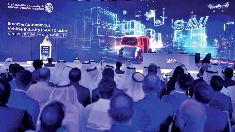 جانب من احتفالية إطلاق مجمع صناعة المركبات الذكية وذاتية القيادة في أبوظبي