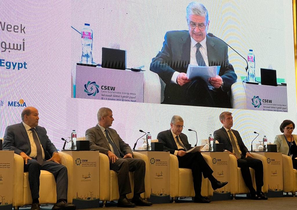 جانب من مشاركة وزير الطاقة الأردني في المنتدى العربي الخامس للطاقة المتجددة وكفاءة الطاقة