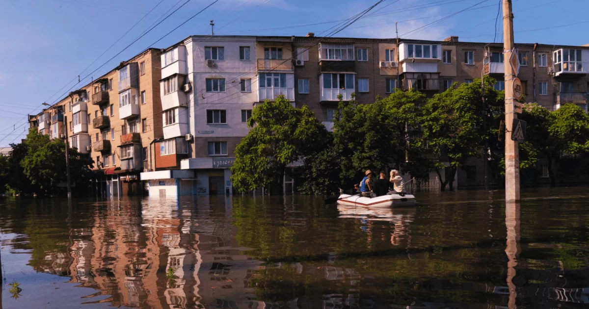 فيضان في أوكرانيا بعد تدمير روسيا لسد كاكوفكا