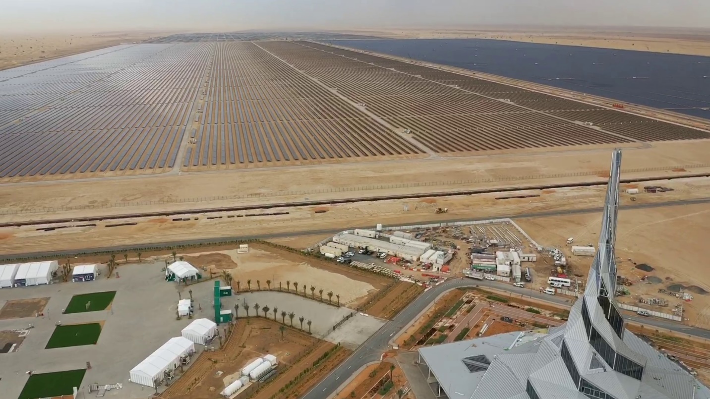 مجمّع محمد بن راشد آل مكتوم للطاقة الشمسية في دبي بالإمارات
