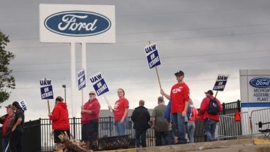 Photo of صناعة السيارات الأميركية تستعد لتصعيد جديد بعد رفض العمال عروض الشركات