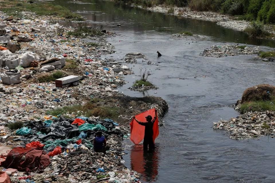 نفايات بلاستيكية في مدينة كاراتشي الباكستانية