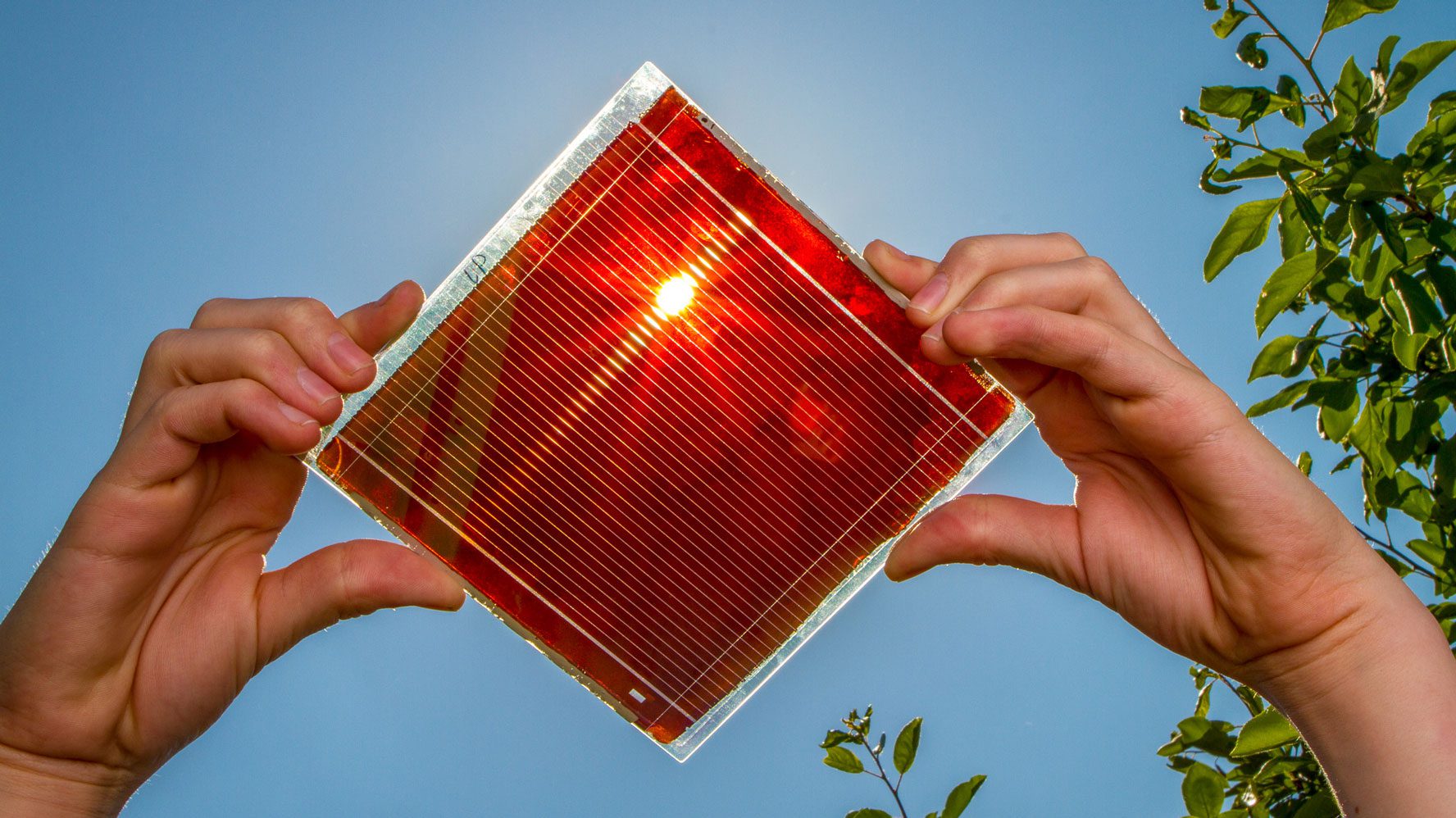 خلية شمسية مصنوعة من البيروفسكايت
