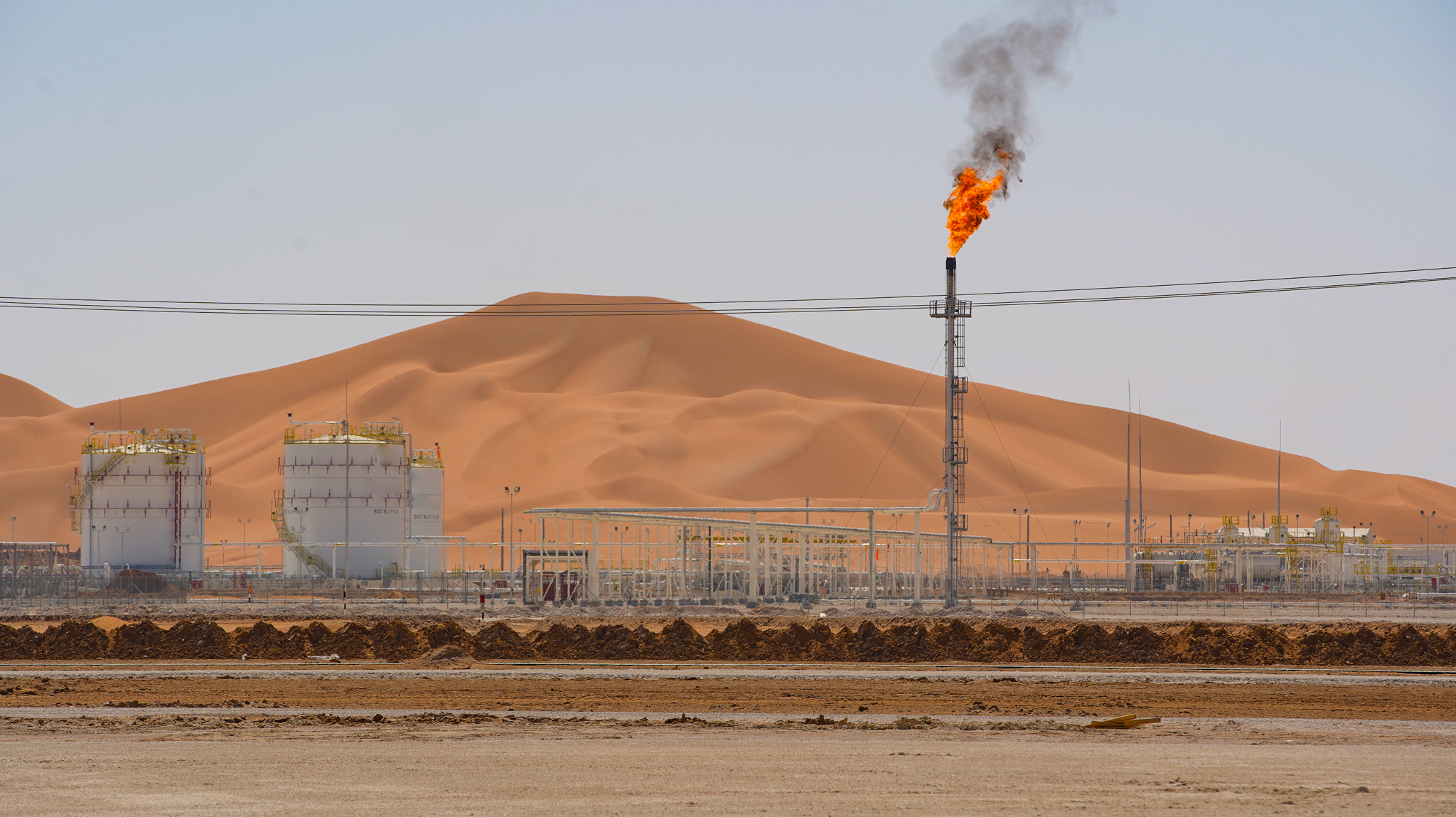 شعلة في أحد حقول النفط في سلطنة عمان