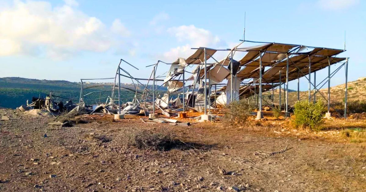 محطة طير حرفا الشمسية بعد القصف الإسرائيلي
