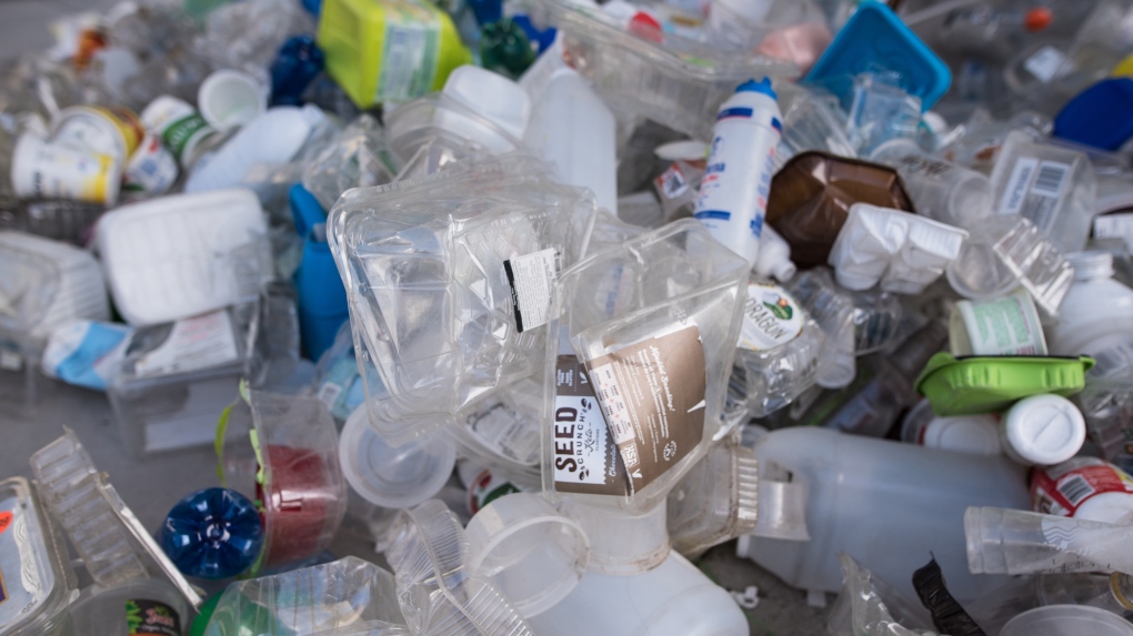 حظر المواد البلاستيكية أحادية الاستعمال