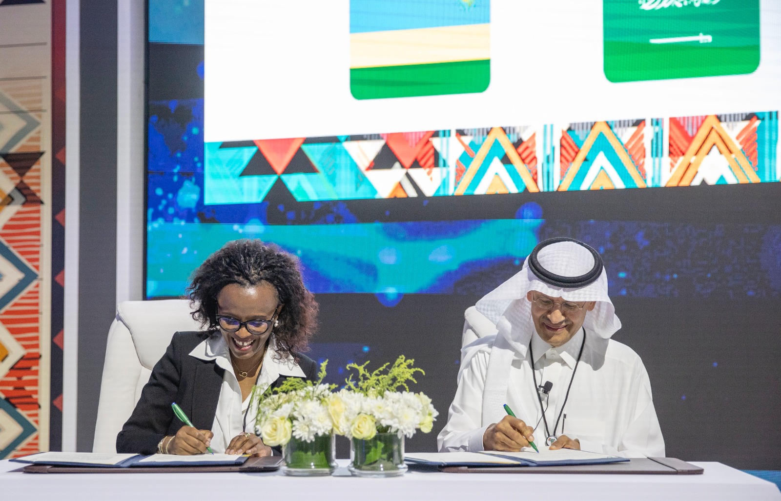من مراسم توقيع اتفاقيات السعودية مع 5 دول أفريقية - الصورة من (واس)