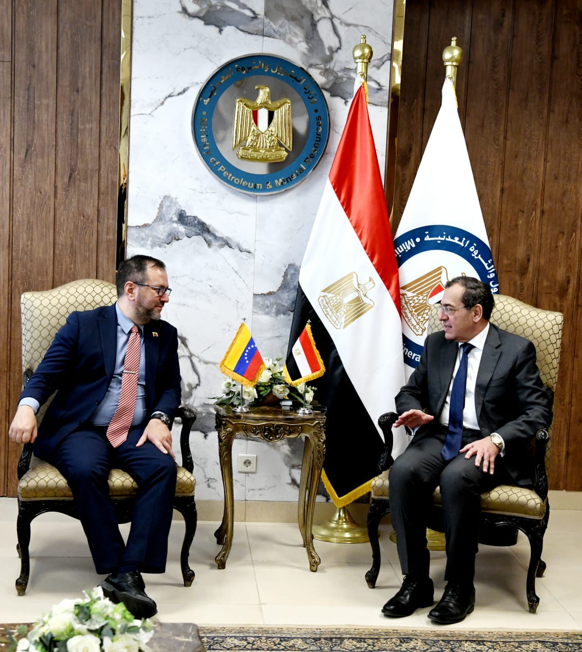 لقاء وزير البترول المصري ووزير الخارجية الفنزويلي 