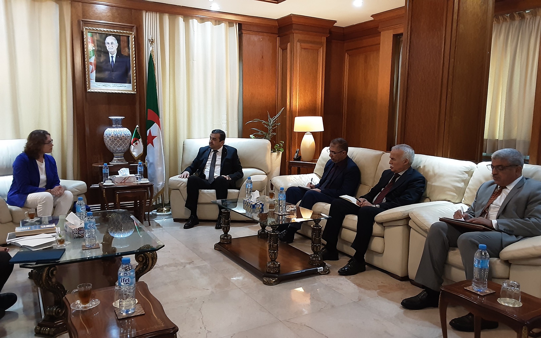 جانب من لقاء وزير الطاقة الجزائري والرئيسة التنفيذية للشركة الإيطالية