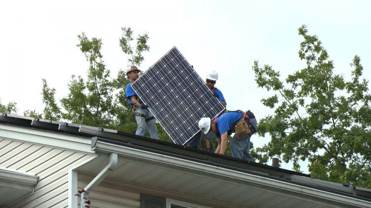 تركيبات الطاقة الشمسية السكنية في أميركا