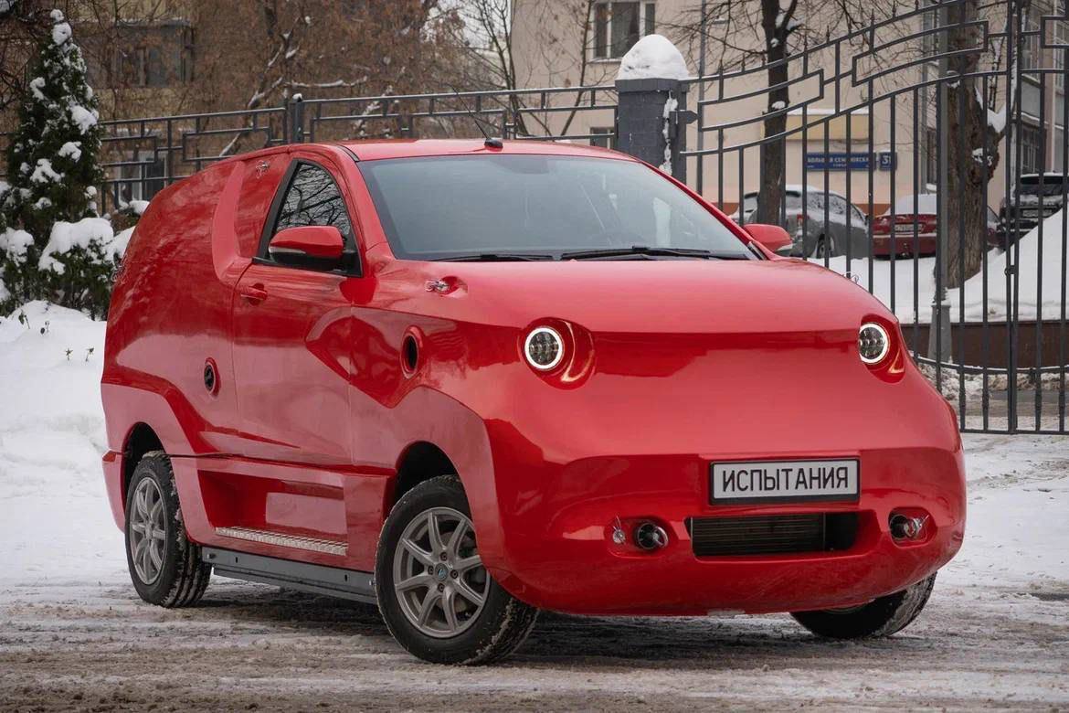 أول سيارة كهربائية روسية "أمبر"