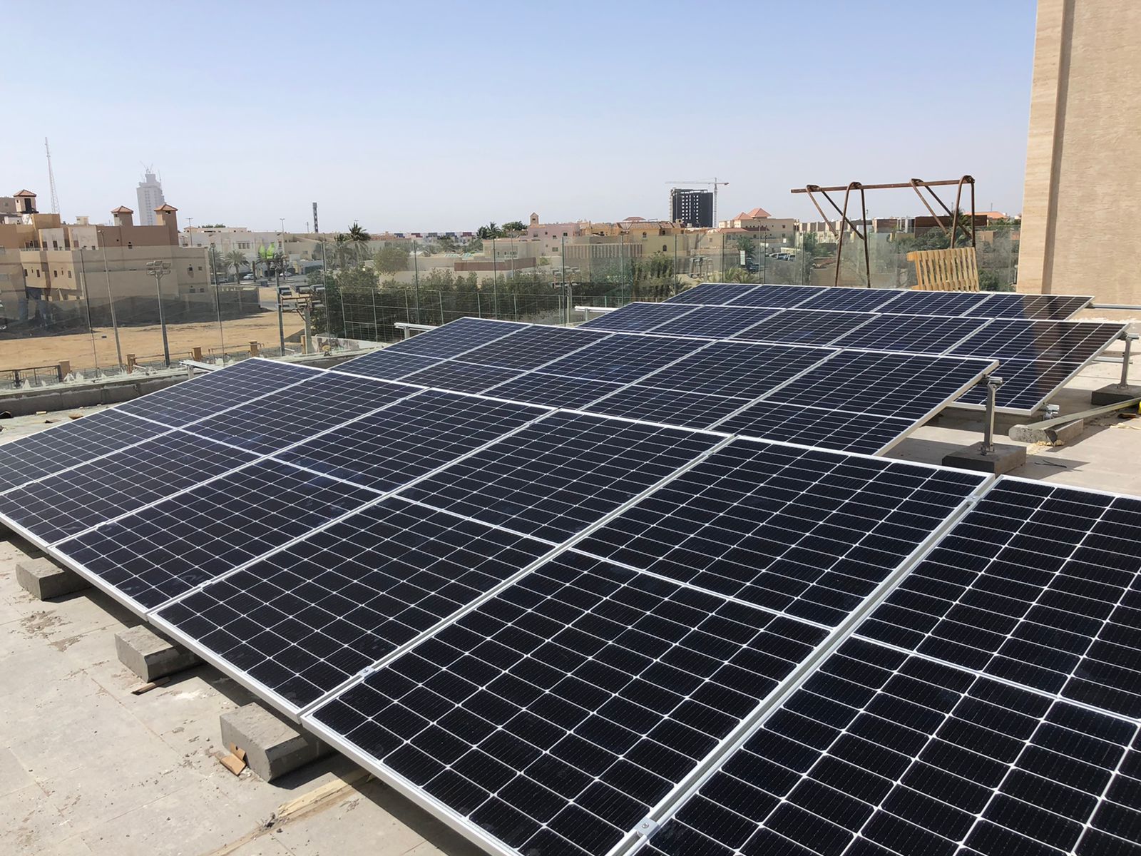 أحد محطات الطاقة الشمسية في العاصمة السعودية الرياض 
