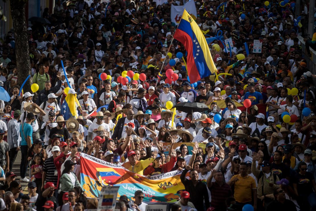 مسيرة في فنزويلا لدعم ضم منطقة إيسيكويبو 
