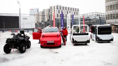 Photo of أول سيارة كهربائية روسية تثير السخرية على مواقع التواصل (صور)