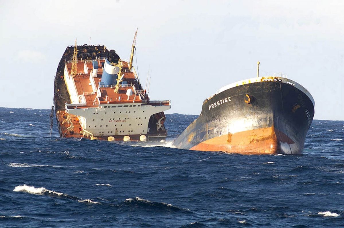 حادث غرق سفينة نفط بالقرب من إسبانيا 2022