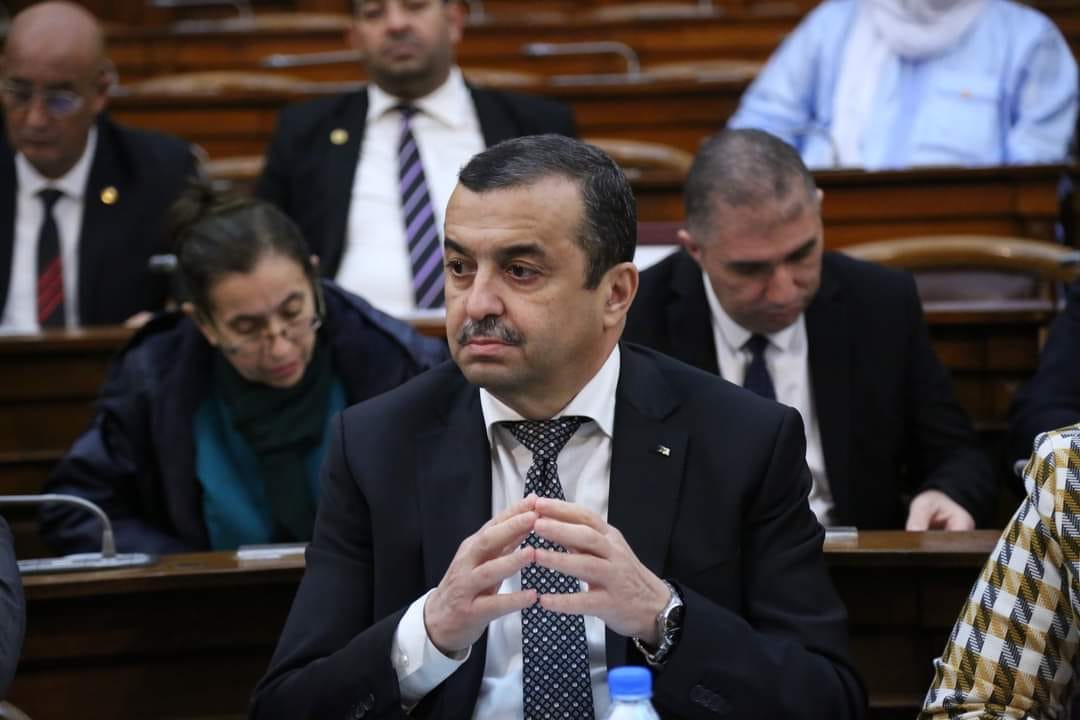 وزير الطاقة الجزائري خلال مشاركته في جلسة الأسئلة الشفوية بمجلس الأمة 