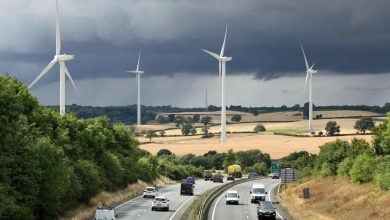 Photo of مزارع الرياح تولد أكثر من نصف الكهرباء في بريطانيا خلال 30 دقيقة فقط