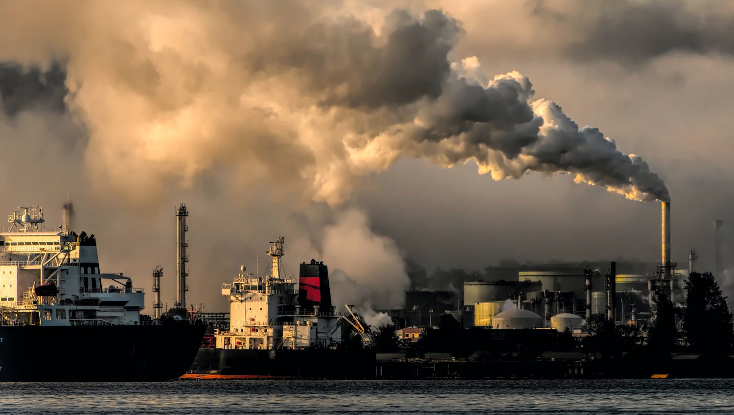 حجم التجارة البحرية يتضاعف وتنامي انبعاثات الشحن