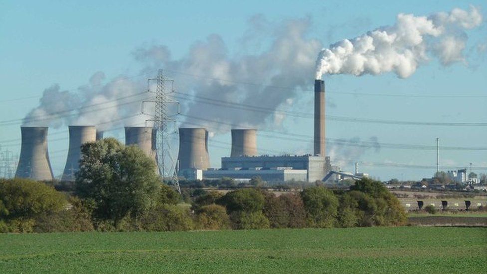 إحدى محطات الكهرباء العاملة بالفحم في بريطانيا