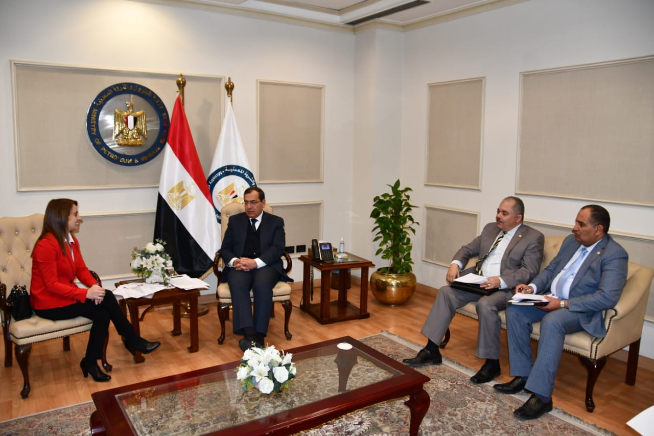 جانب من لقاء وزير البترول المصري ورئيسة شركة "إيناب سيبترول"
