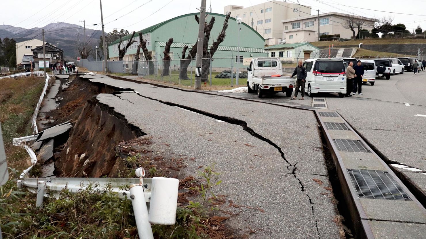 من آثار زلزال اليابان