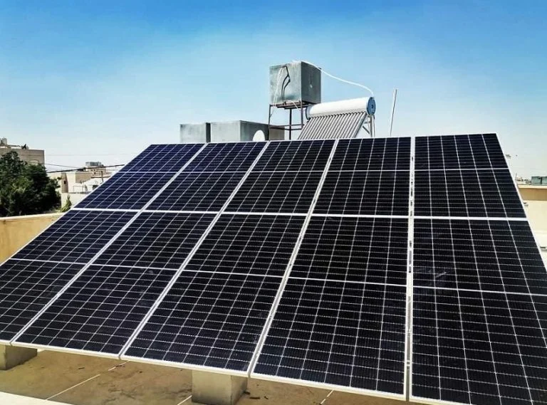 إحدى محطات الطاقة الشمسية في الأردن