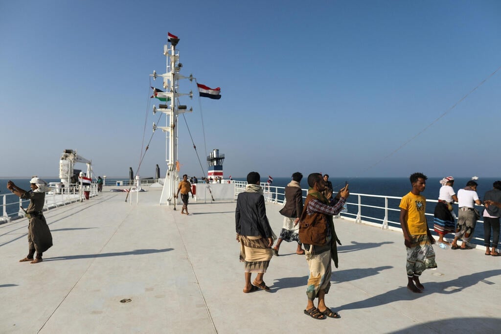 احتجاز سفينة بالقرب من سواحل اليمن